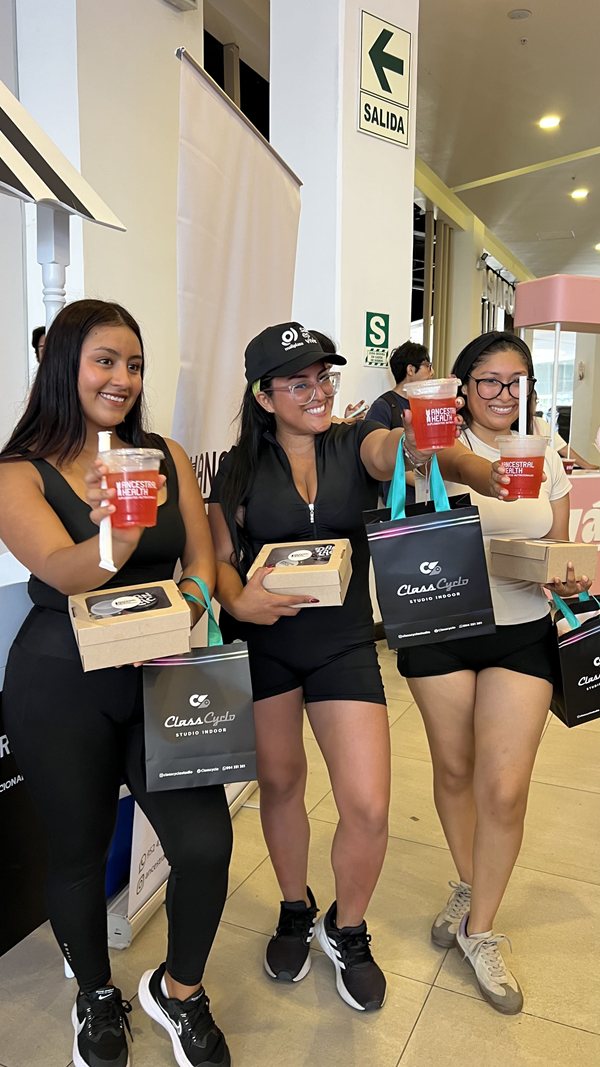 Ancestral Health en un evento en el Mall Plaza Trujillo